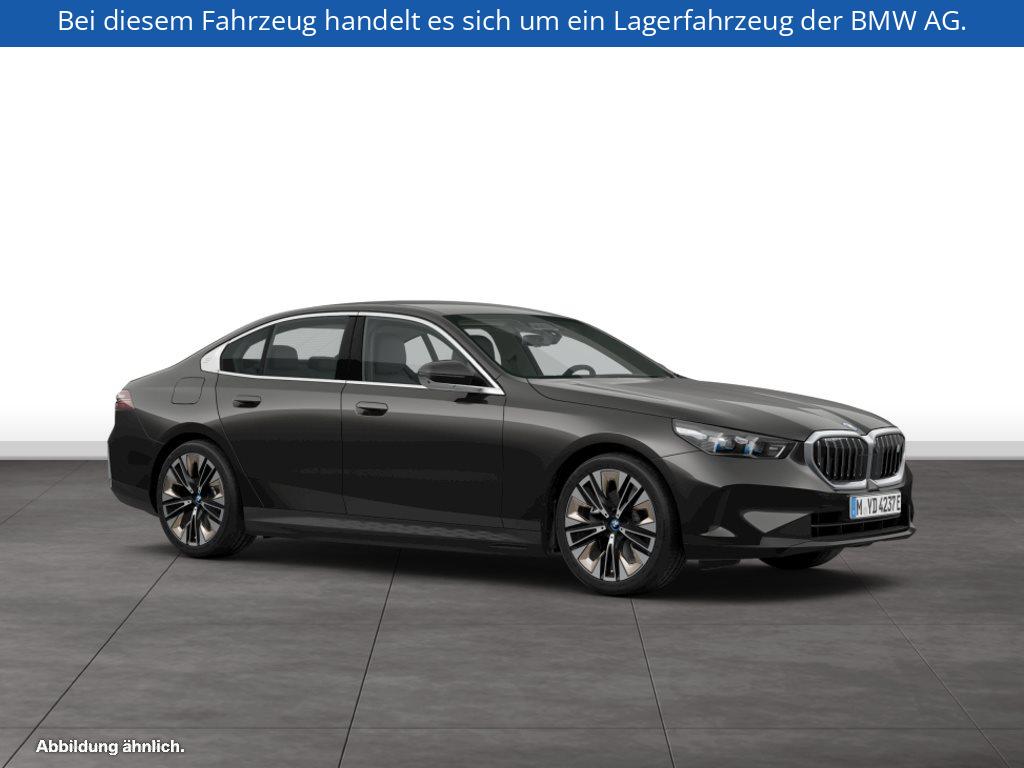 Fahrzeugabbildung BMW i5 eDrive40 Limousine