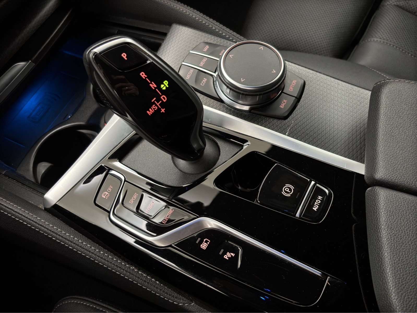 Fahrzeugabbildung BMW 530e Touring [M Sport, Laser, HUD, AHK, 19 LMR]