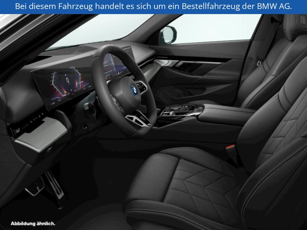 Fahrzeugabbildung BMW i5 eDrive40 Limousine