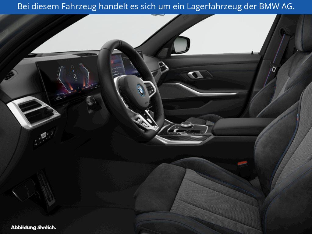 Fahrzeugabbildung BMW 330e xDrive Limousine