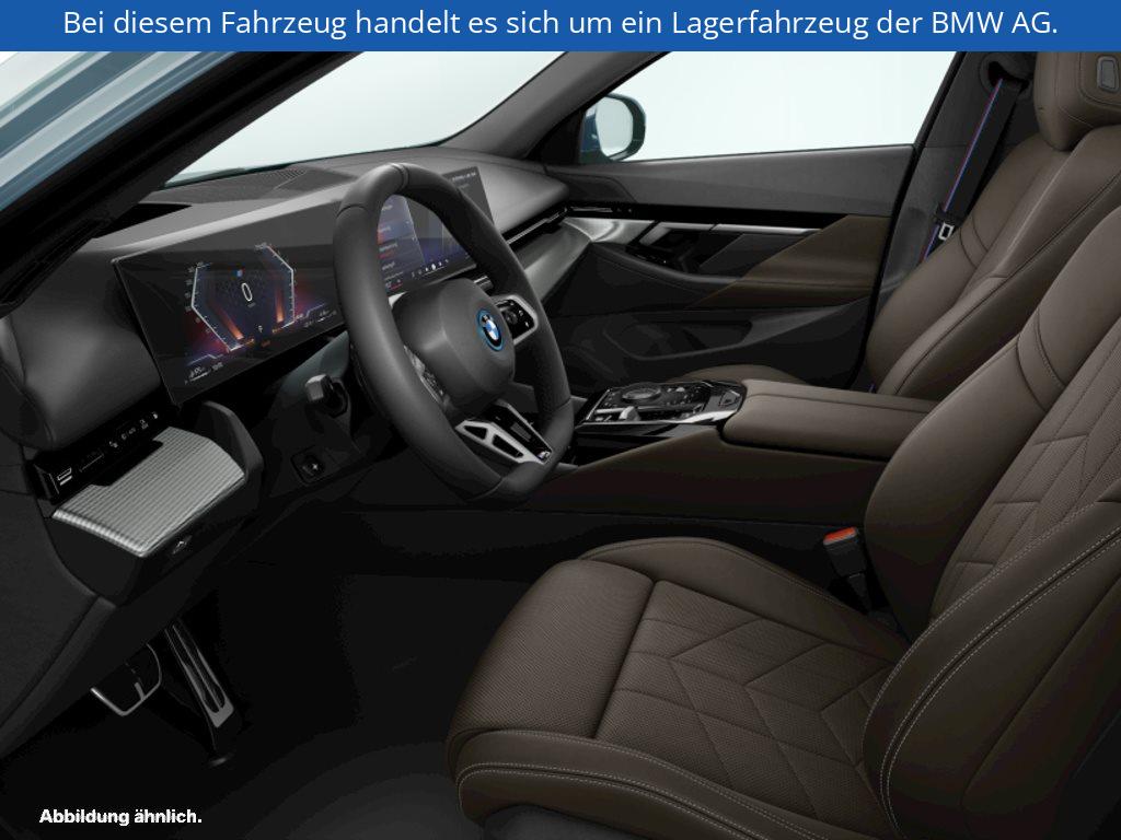 Fahrzeugabbildung BMW 550e xDrive Touring