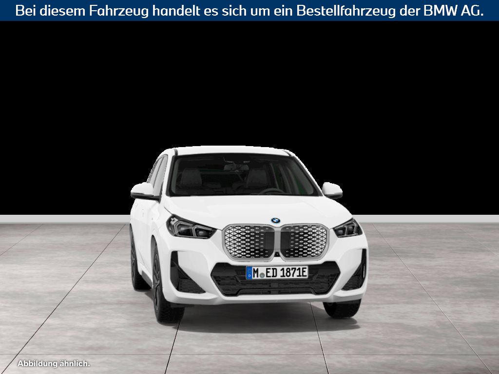 Fahrzeugabbildung BMW iX1 xDrive30