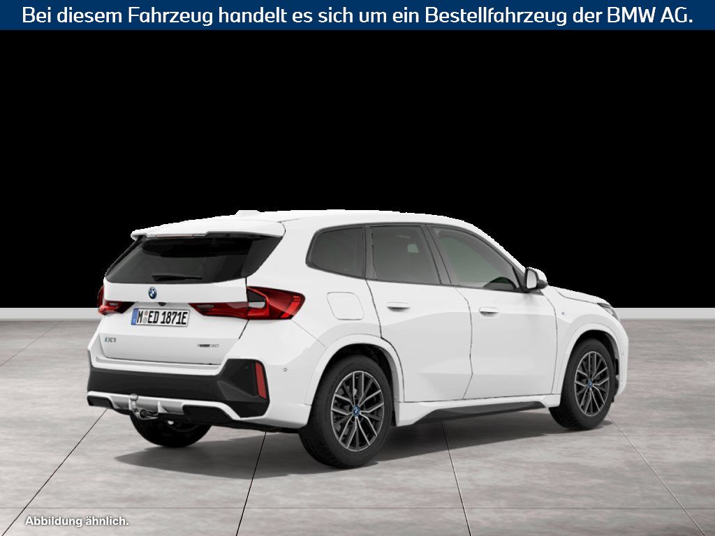 Fahrzeugabbildung BMW iX1 xDrive30