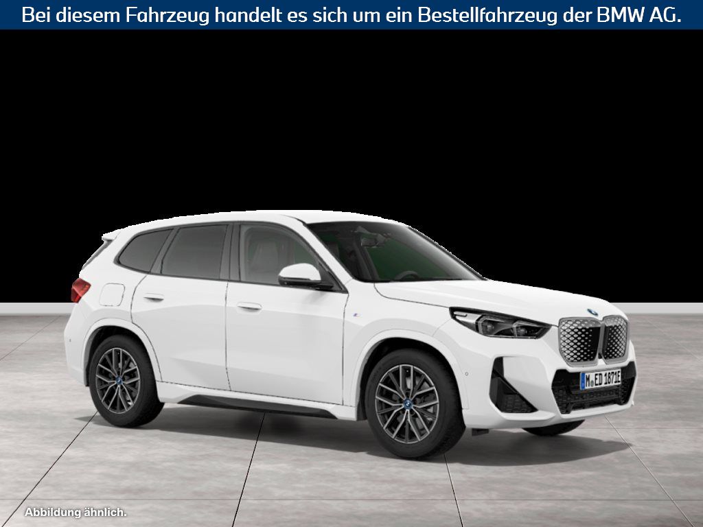 Fahrzeugabbildung BMW iX1 xDrive30