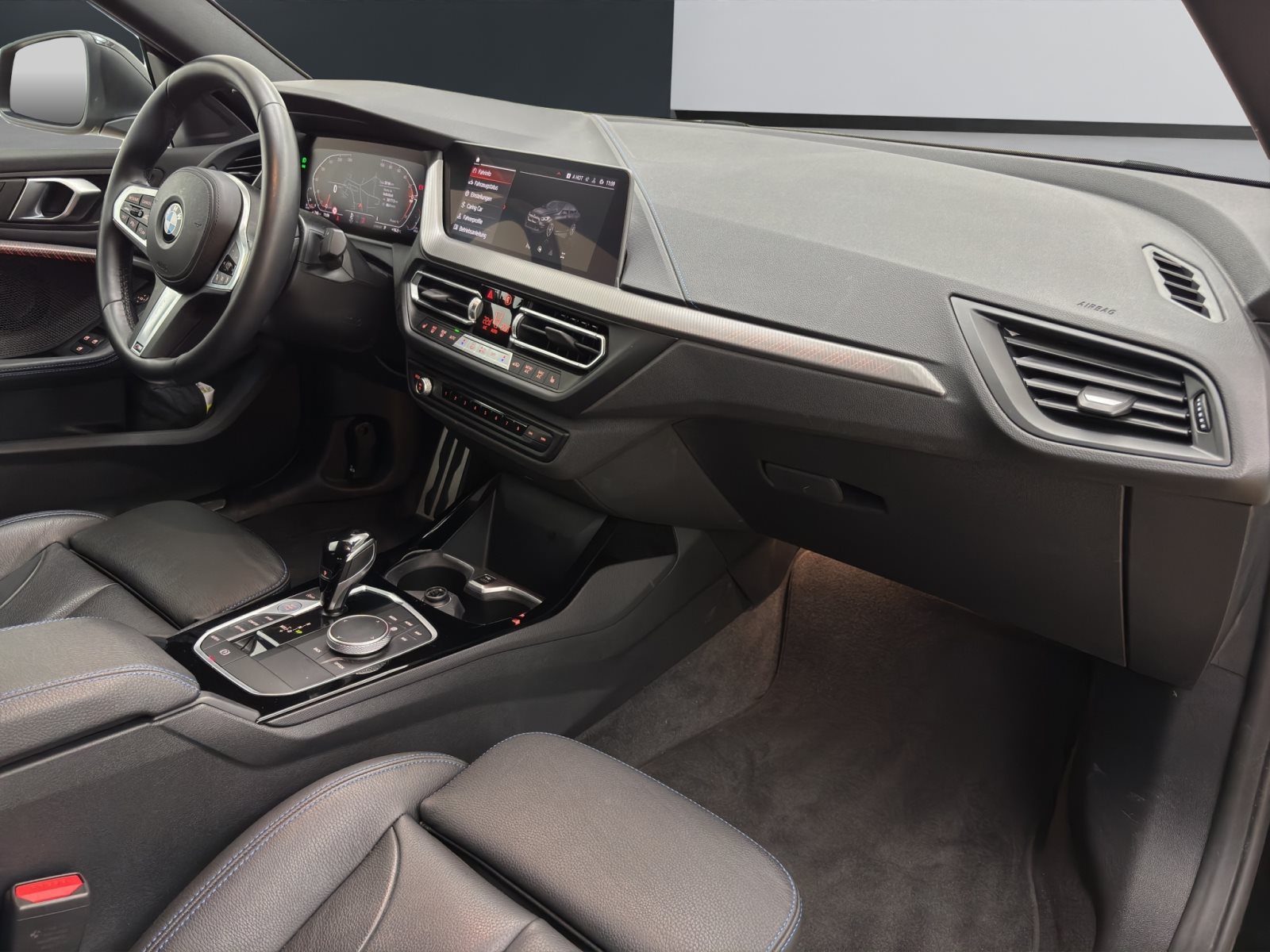 Fahrzeugabbildung BMW 218d Gran Coupé [M Sport, ACC, RFK, LED, SHZ]