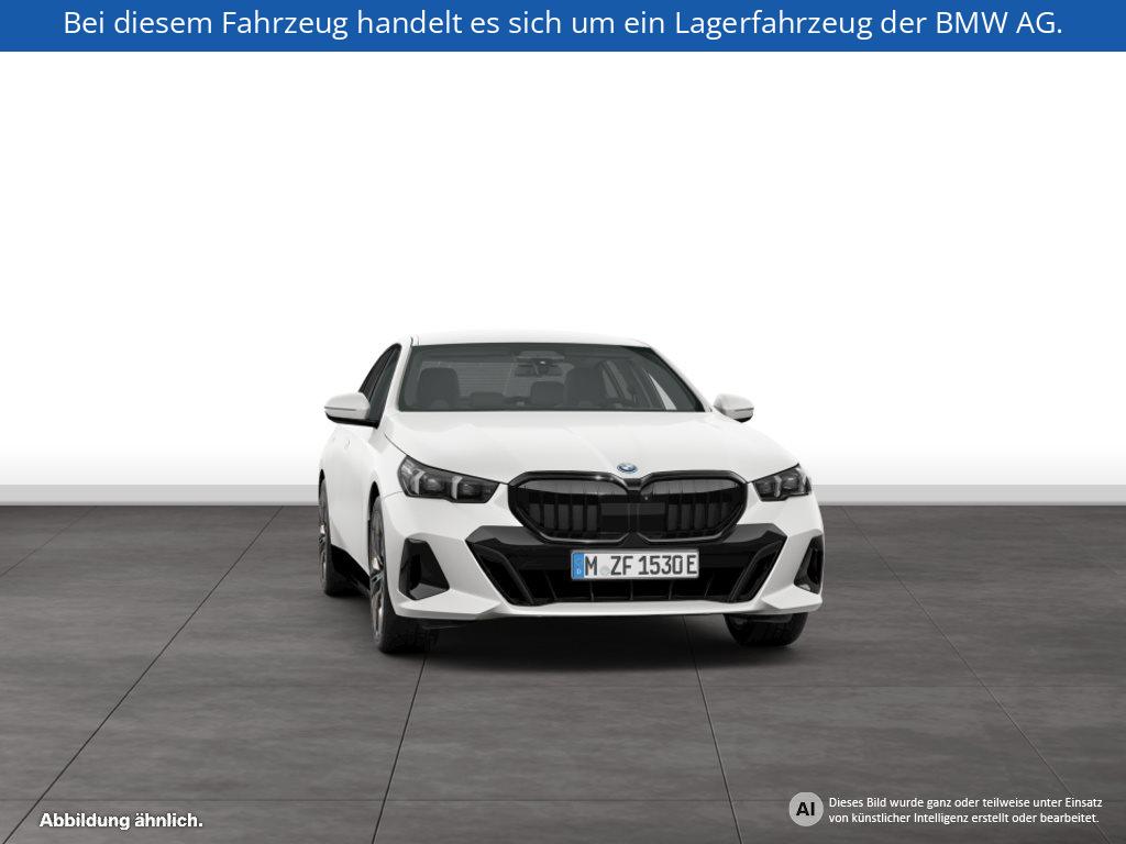 Fahrzeugabbildung BMW 550e xDrive Limousine