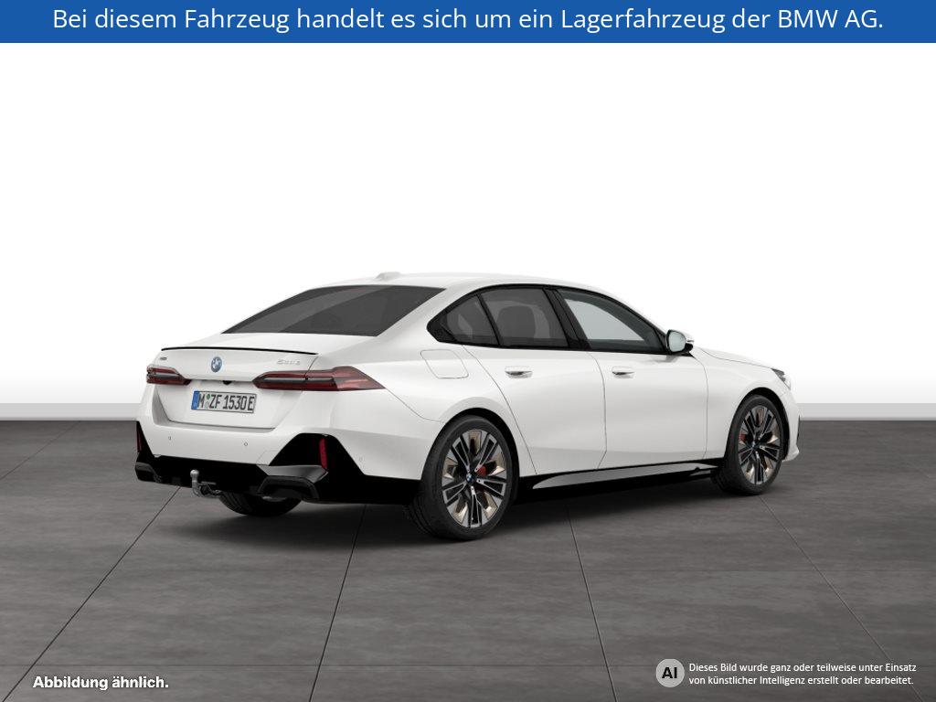 Fahrzeugabbildung BMW 550e xDrive Limousine