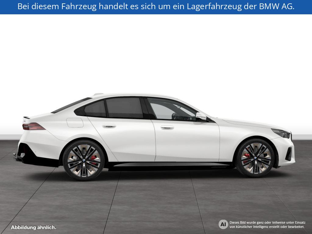 Fahrzeugabbildung BMW 550e xDrive Limousine