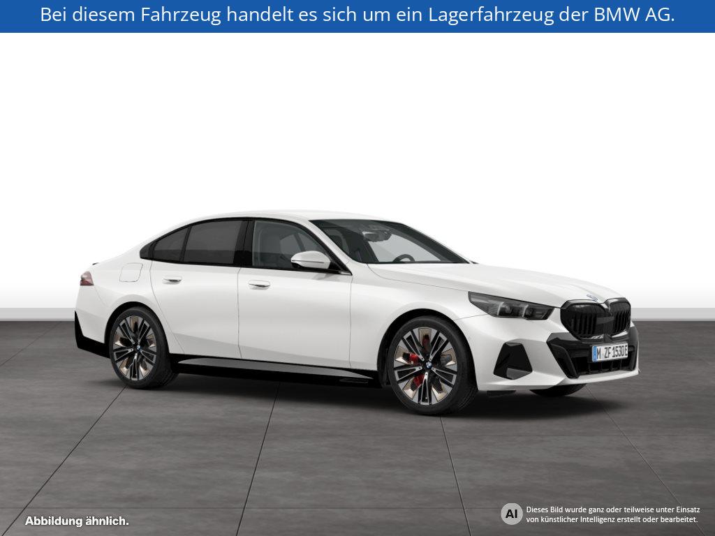 Fahrzeugabbildung BMW 550e xDrive Limousine