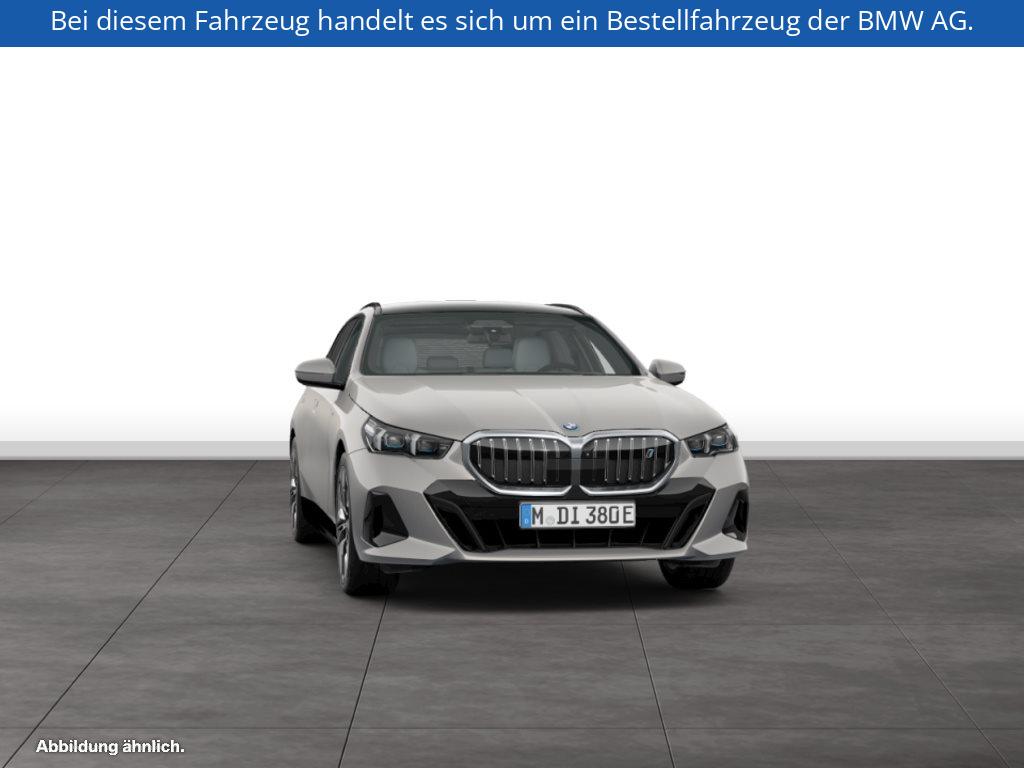 Fahrzeugabbildung BMW i5 eDrive40 Touring