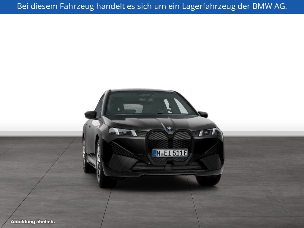 Fahrzeugabbildung BMW iX xDrive45