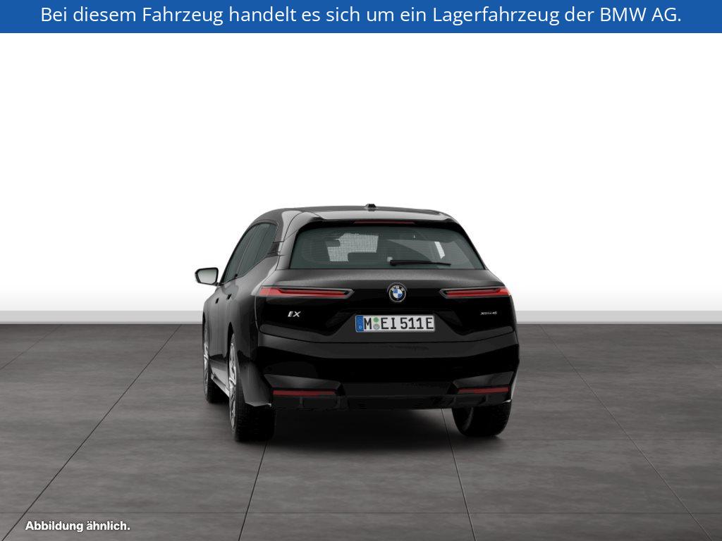 Fahrzeugabbildung BMW iX xDrive45