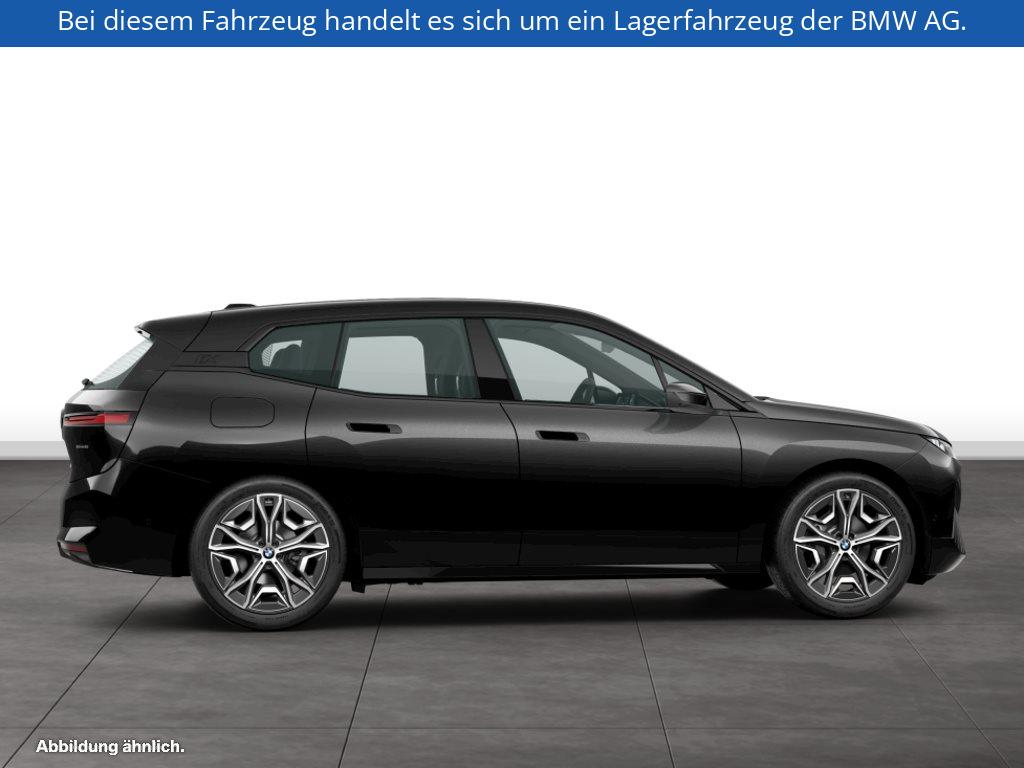 Fahrzeugabbildung BMW iX xDrive45
