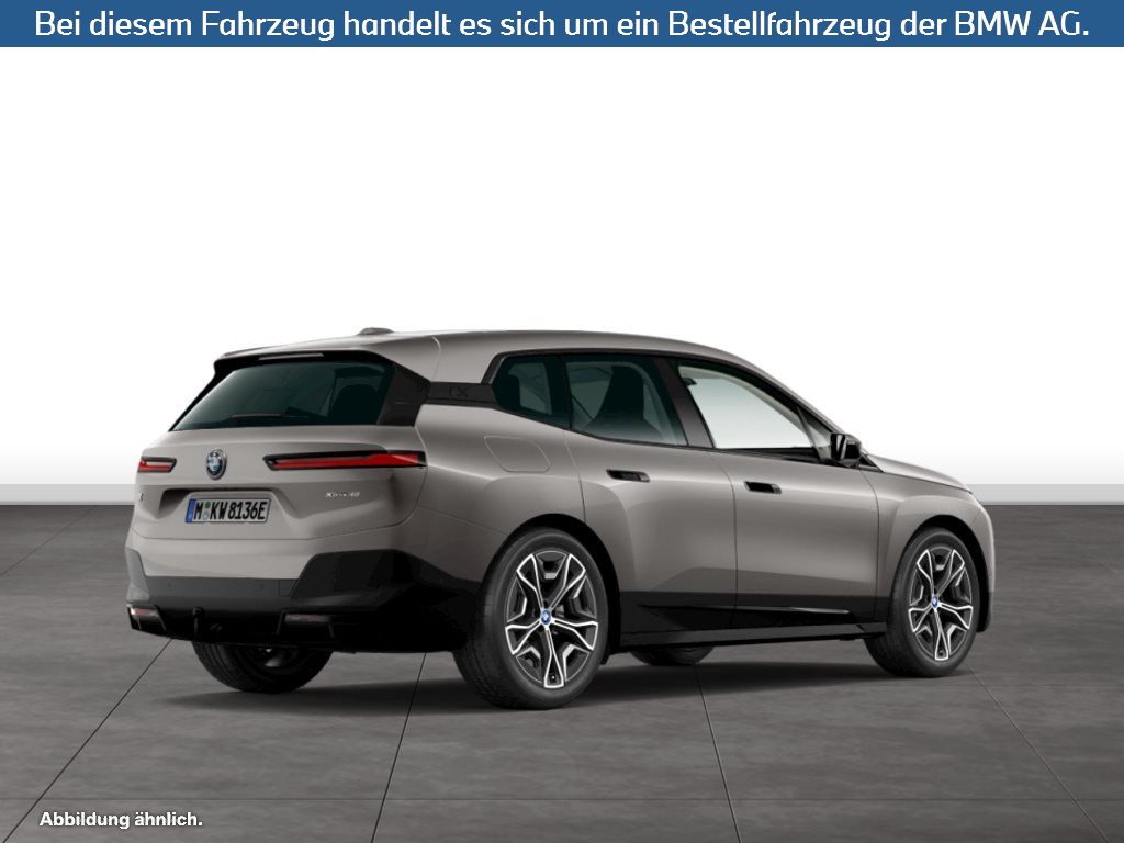 Fahrzeugabbildung BMW iX xDrive40