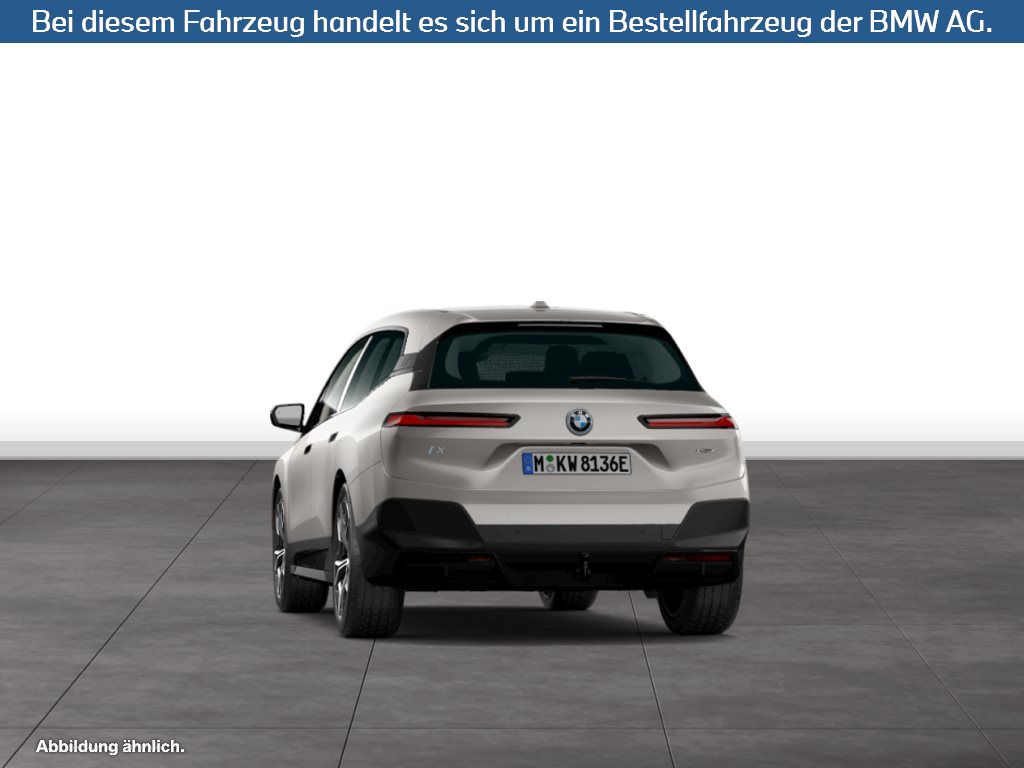 Fahrzeugabbildung BMW iX xDrive40