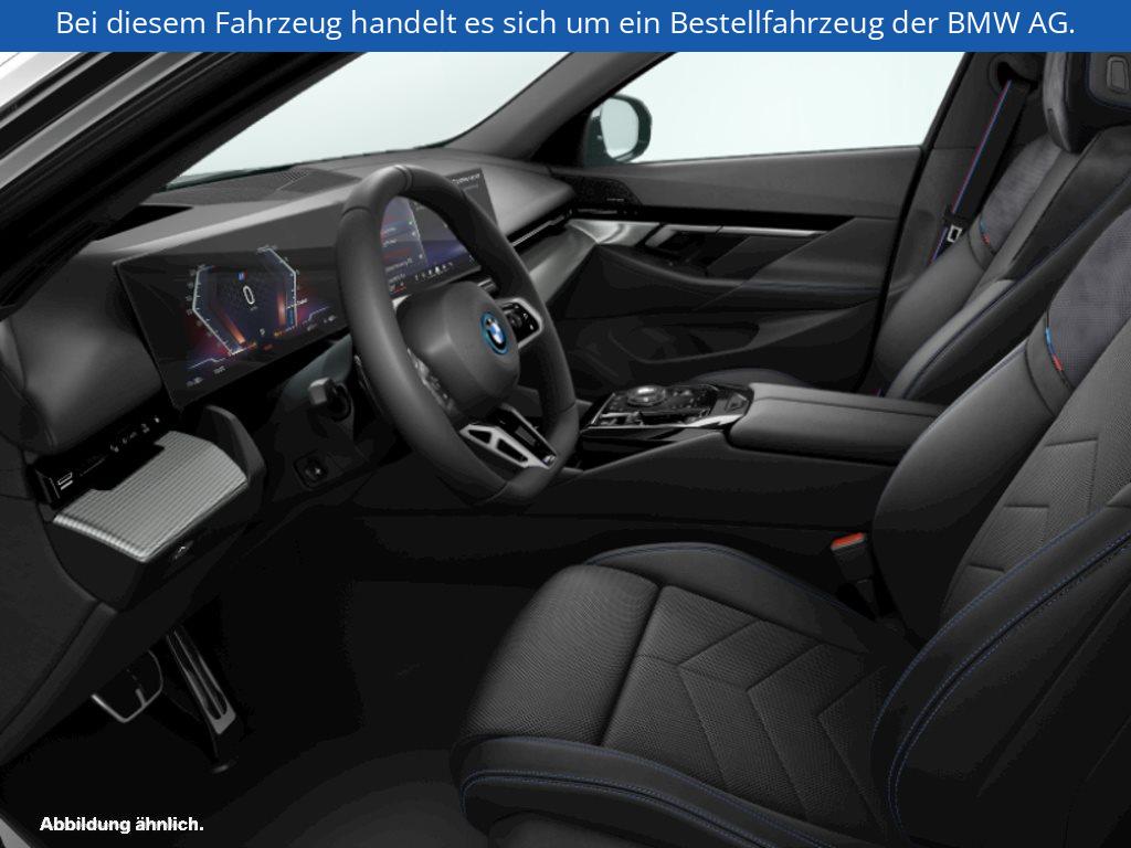 Fahrzeugabbildung BMW i5 xDrive40 Limousine