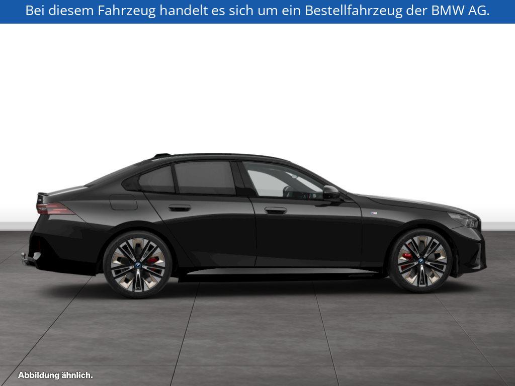 Fahrzeugabbildung BMW i5 xDrive40 Limousine
