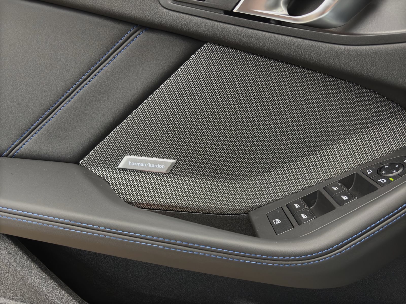 Fahrzeugabbildung BMW 120 [M Sport, Navi, 18 LMR, RFK, SHZ, LED] DAB