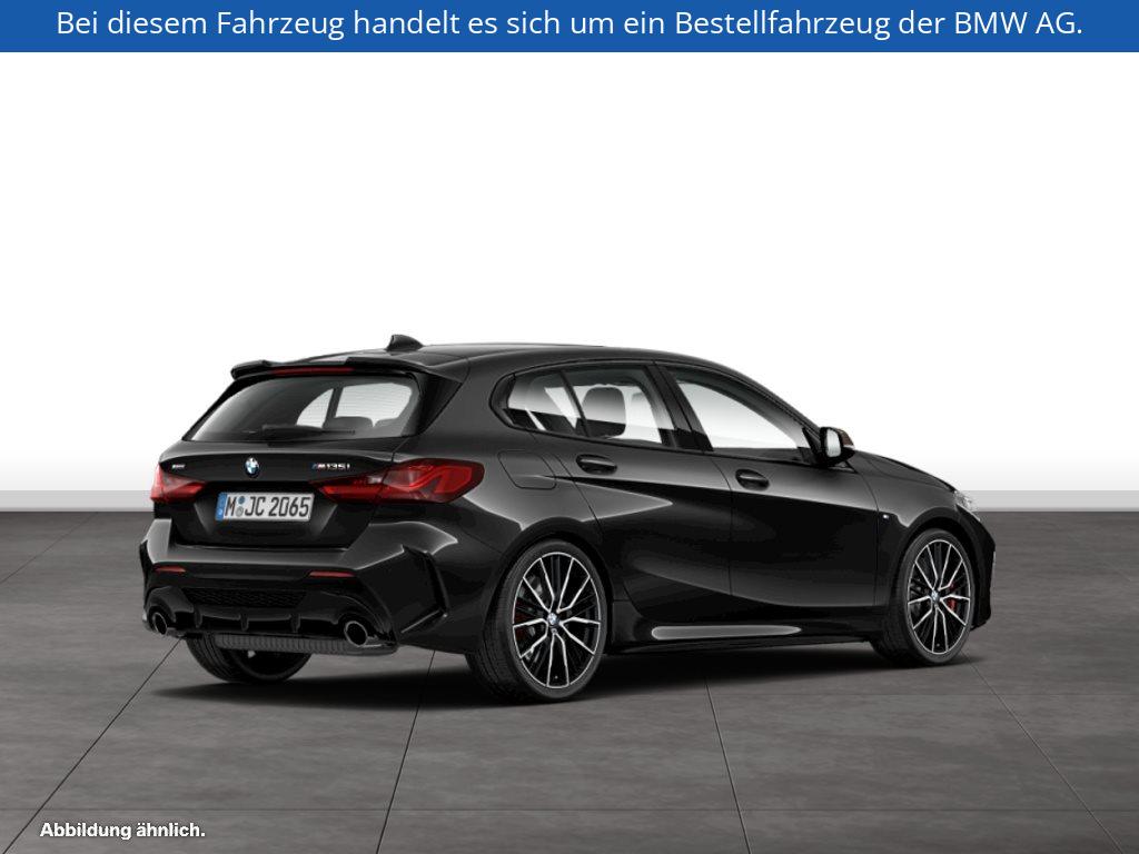 Fahrzeugabbildung BMW M135i xDrive