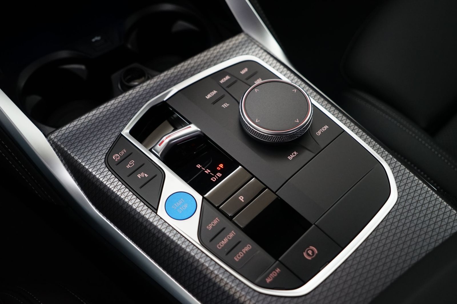 Fahrzeugabbildung BMW i4 eDrive40 [M Sport, HUD, ACC, RFK, 19 LMR]