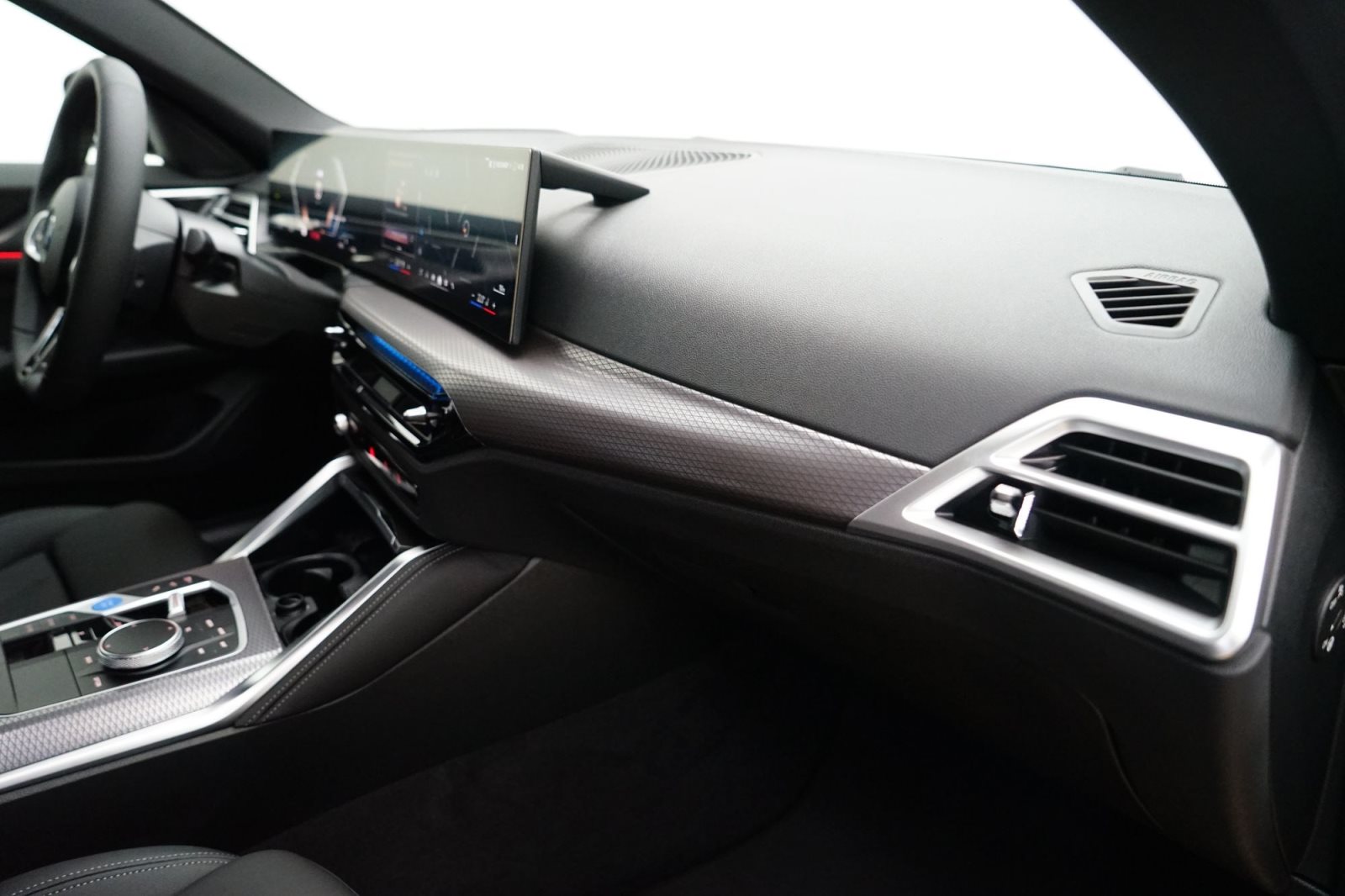 Fahrzeugabbildung BMW i4 eDrive40 [M Sport, HUD, ACC, RFK, 19 LMR]