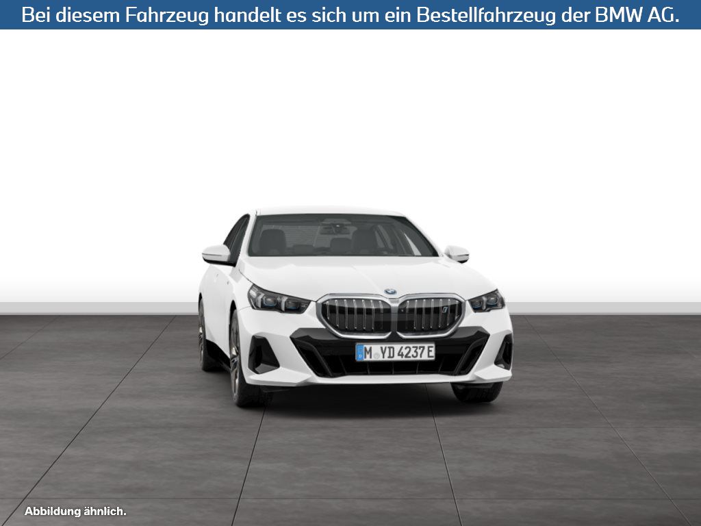 Fahrzeugabbildung BMW i5 eDrive40 Limousine