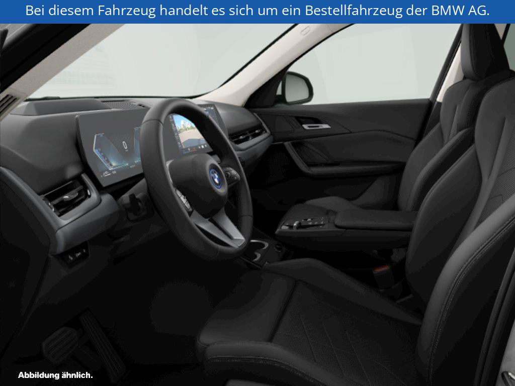 Fahrzeugabbildung BMW X1 xDrive30e