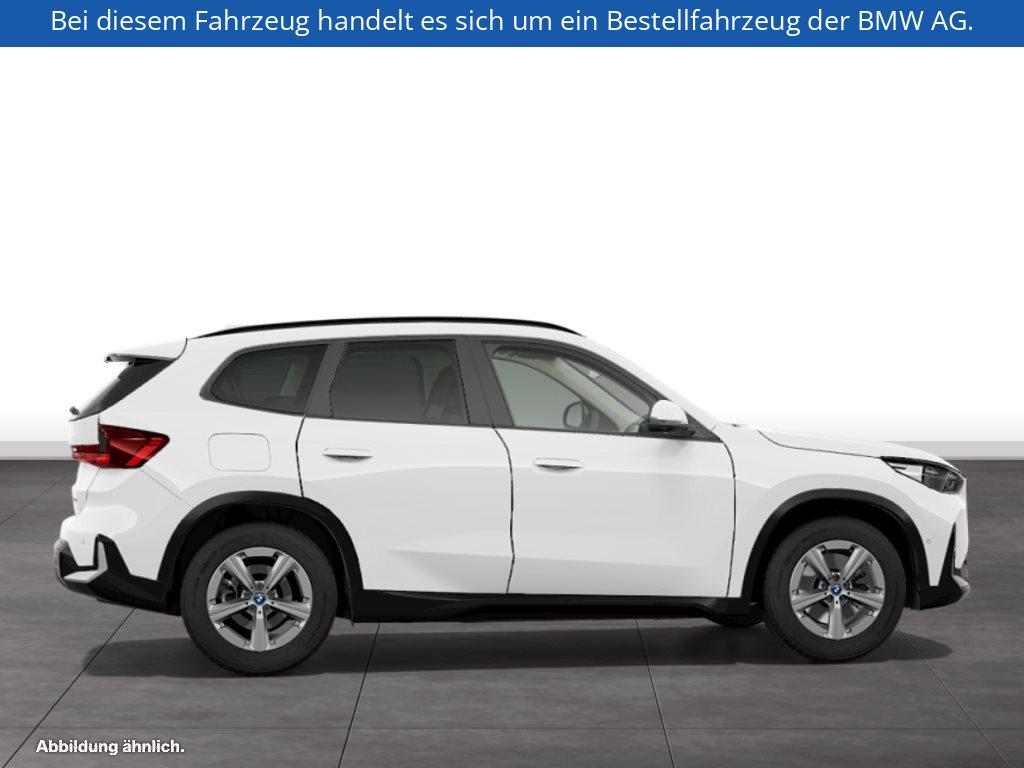 Fahrzeugabbildung BMW X1 xDrive30e