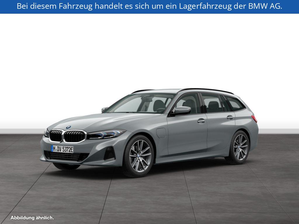 BMW 330e xDrive Touring