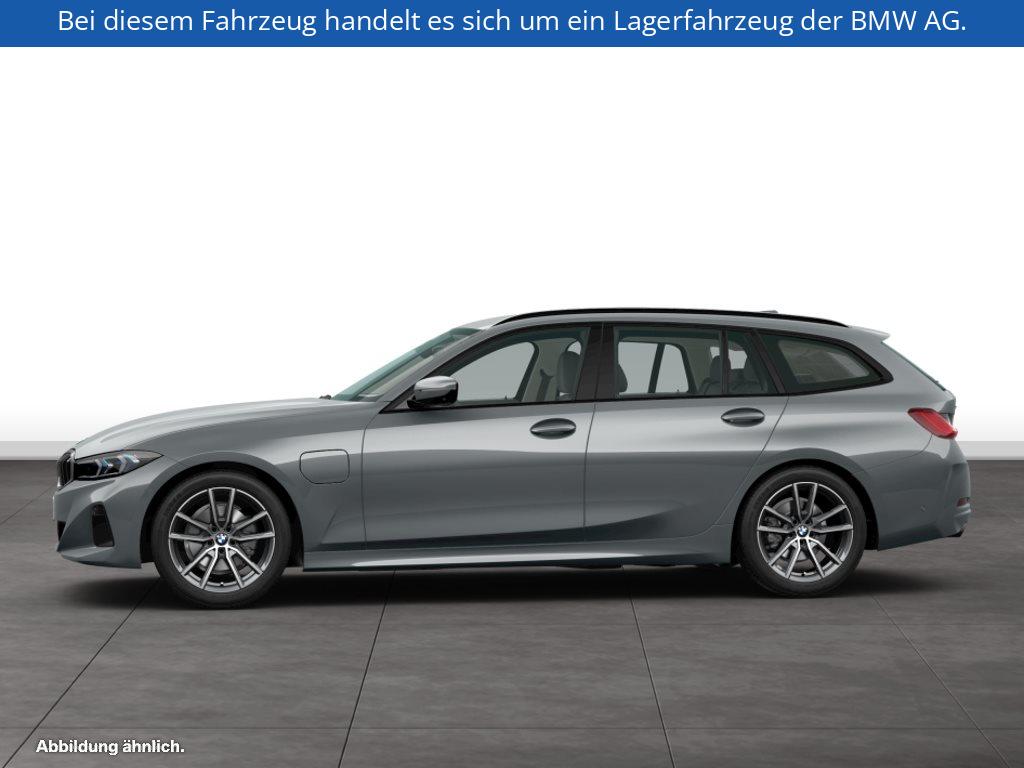 Fahrzeugabbildung BMW 330e xDrive Touring