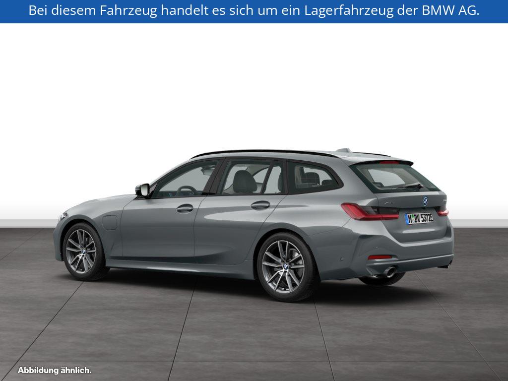 Fahrzeugabbildung BMW 330e xDrive Touring