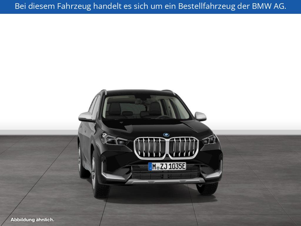 Fahrzeugabbildung BMW X1 xDrive30e