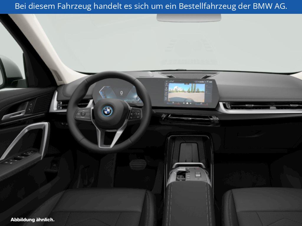 Fahrzeugabbildung BMW X1 xDrive30e