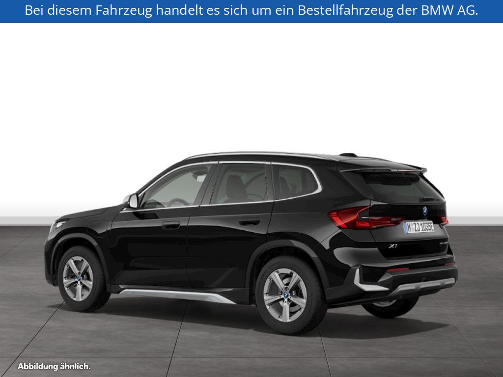 Fahrzeugabbildung BMW X1 xDrive30e