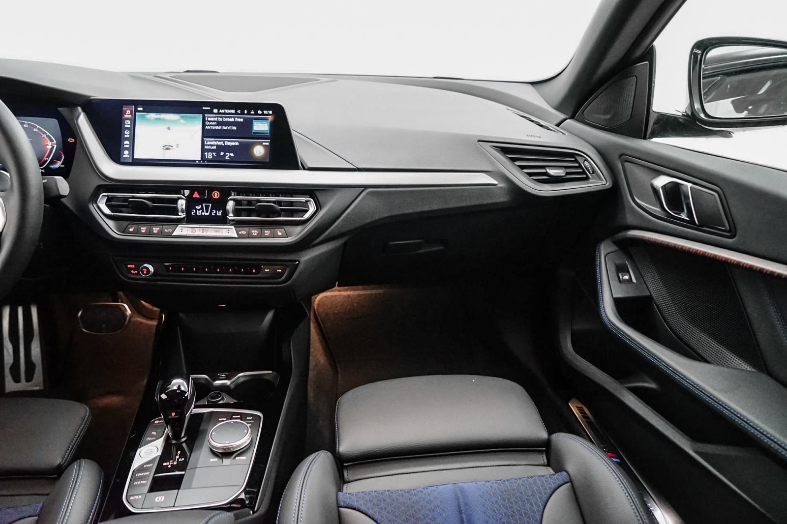 Fahrzeugabbildung BMW 220i Gran Coupé [M Sport, LC Prof., ACC, RFK, HiFi]