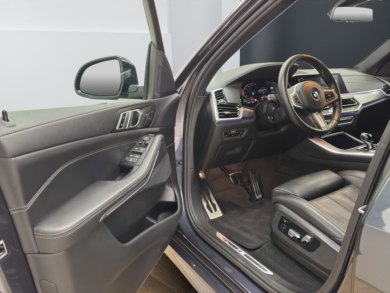 Fahrzeugabbildung BMW X5 xDrive30d [M Sport, ACC, RFK, AHK, Pano, 22 ]