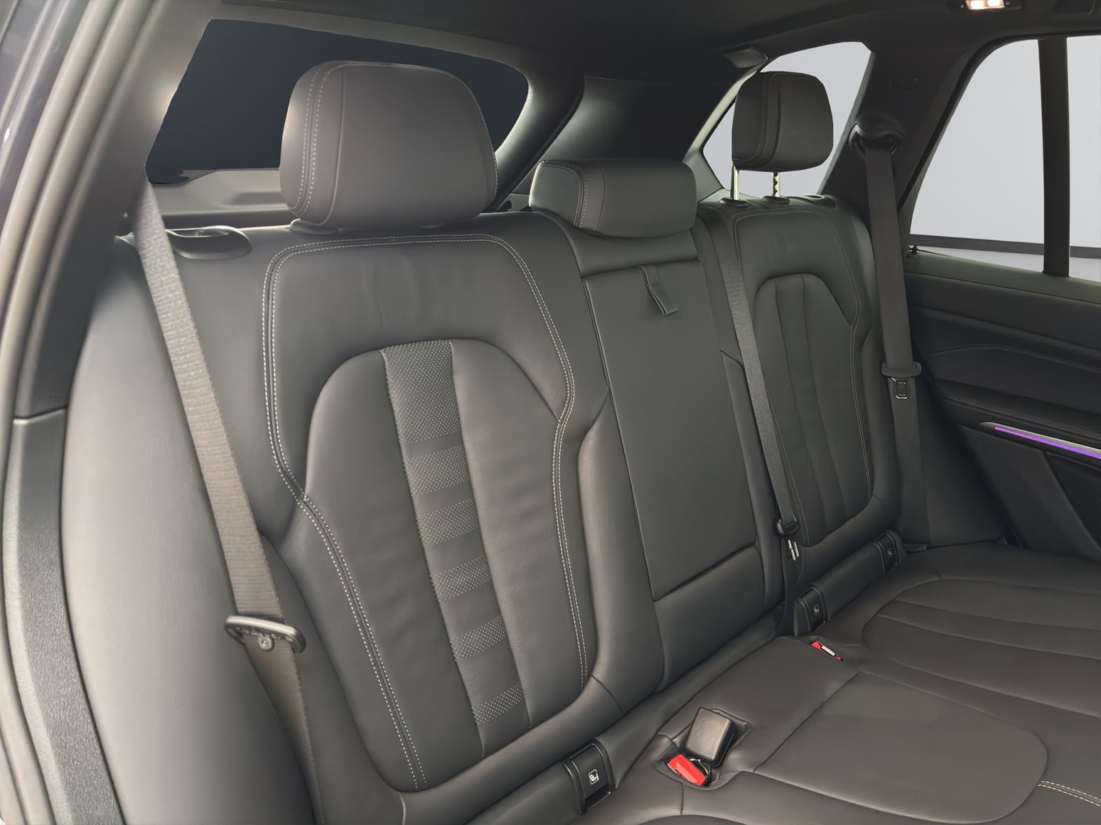 Fahrzeugabbildung BMW X5 xDrive30d [M Sport, ACC, RFK, AHK, Pano, 22 ]