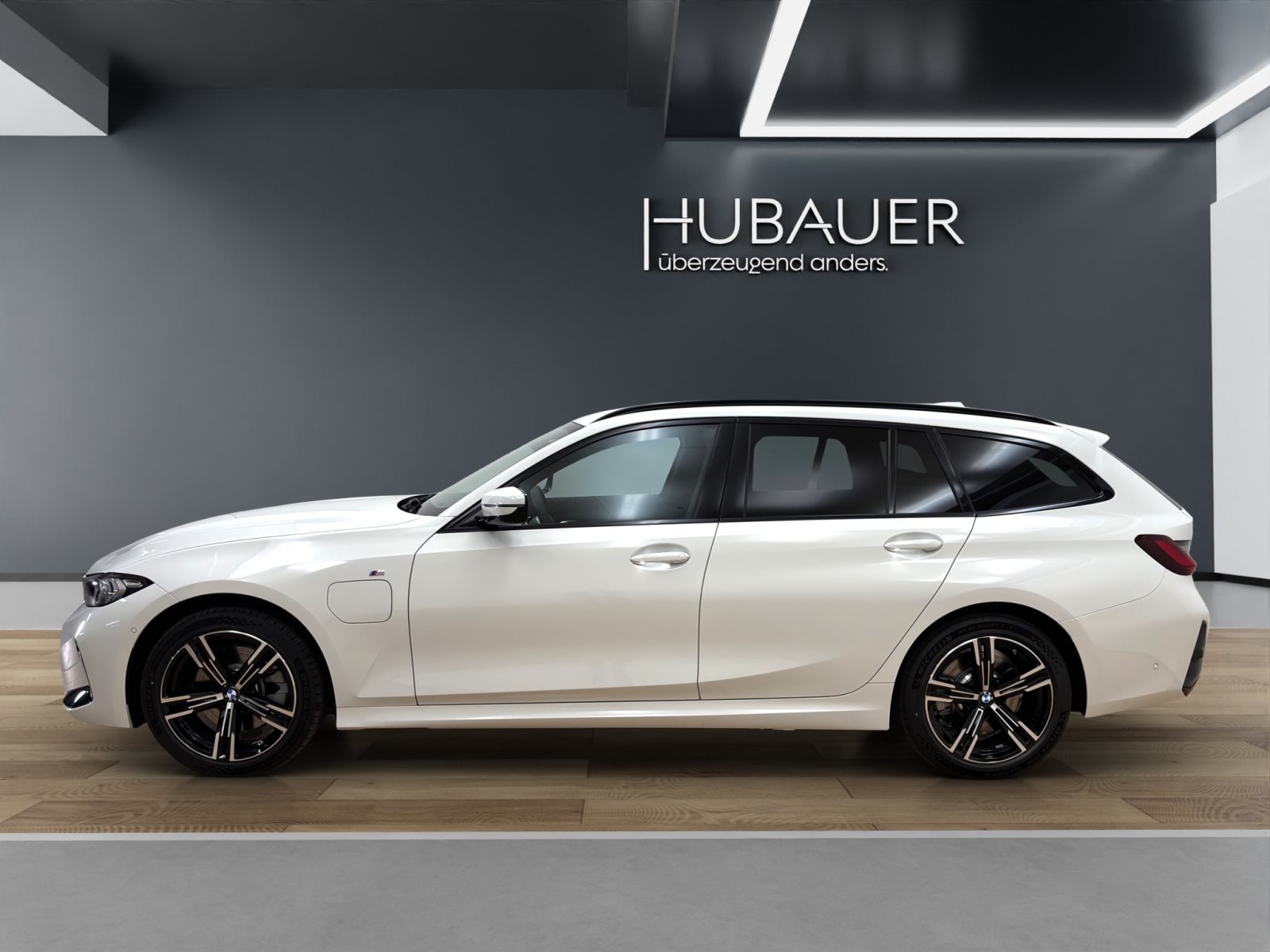 Fahrzeugabbildung BMW 330e Touring [M Sport, AHK, ACC, RFK, SHZ, LED]