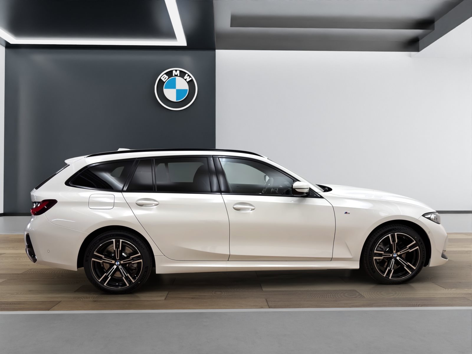 Fahrzeugabbildung BMW 330e Touring [M Sport, AHK, ACC, RFK, SHZ, LED]