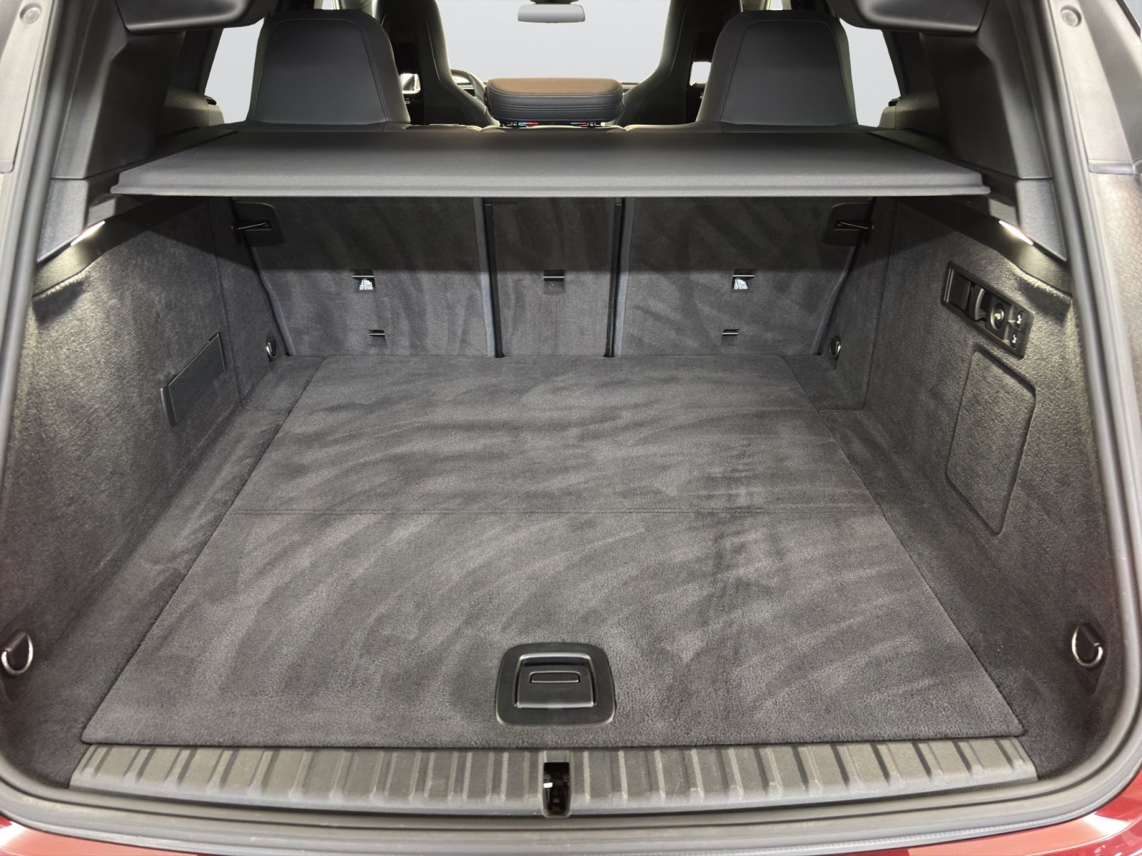 Fahrzeugabbildung BMW iX xDrive40 [Sportpaket, SkyLounge, Laser, AHK]