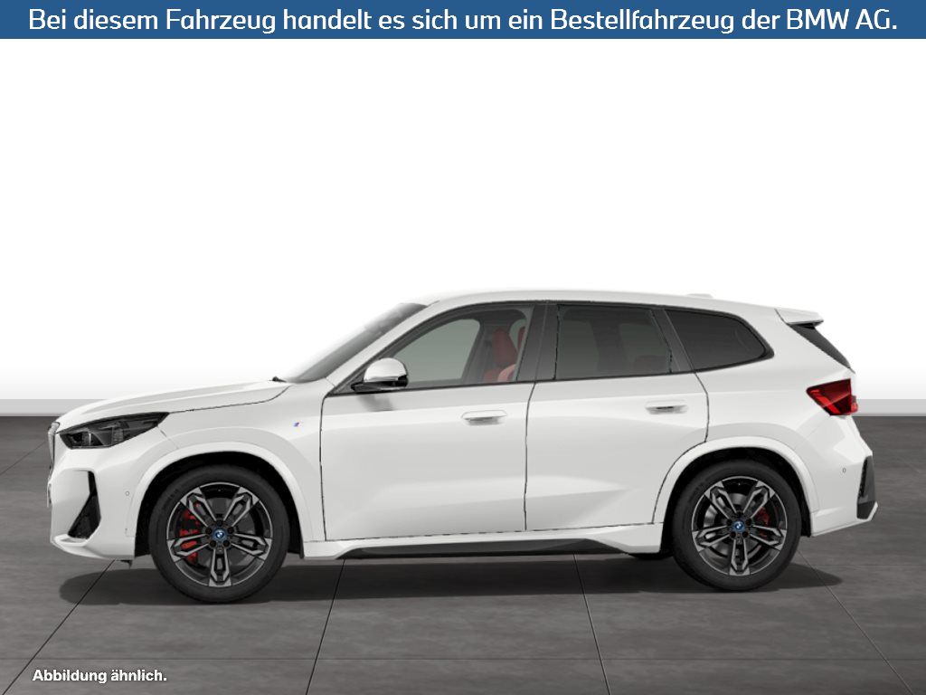 Fahrzeugabbildung BMW iX1 xDrive30