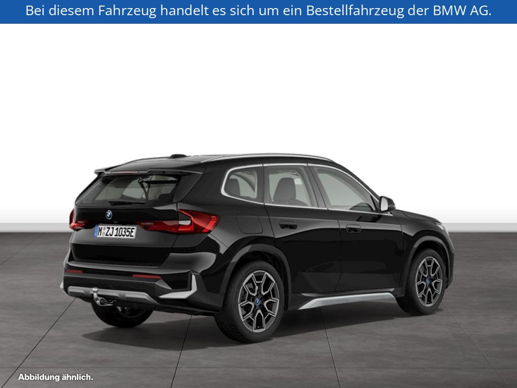 Fahrzeugabbildung BMW X1 xDrive30e