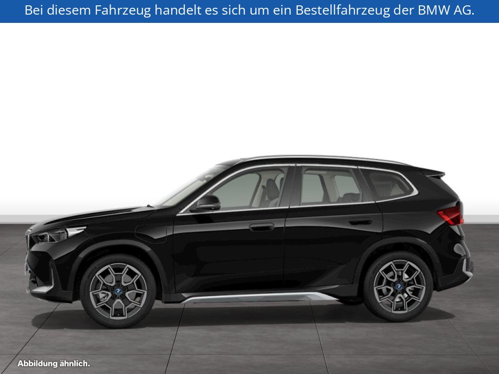 Fahrzeugabbildung BMW X1 xDrive30e