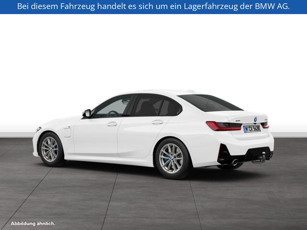Fahrzeugabbildung BMW 330e xDrive Limousine