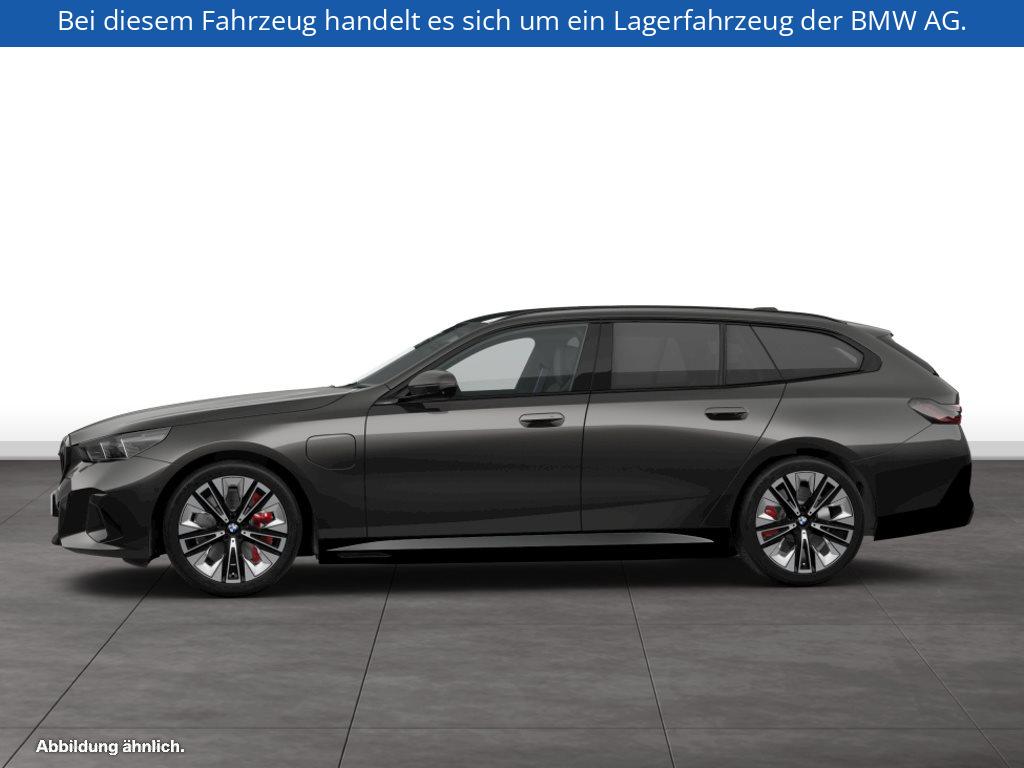 Fahrzeugabbildung BMW 550e xDrive Touring