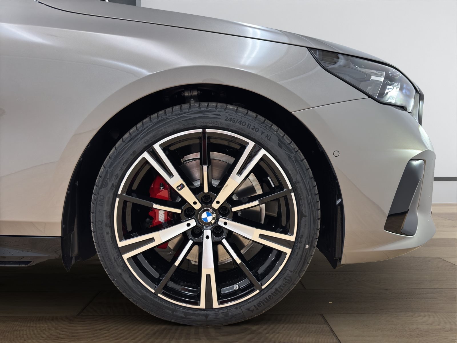 Fahrzeugabbildung BMW 530e xDrive Touring [M Sport Pro, HUD, AHK, ACC, h&k Sound]