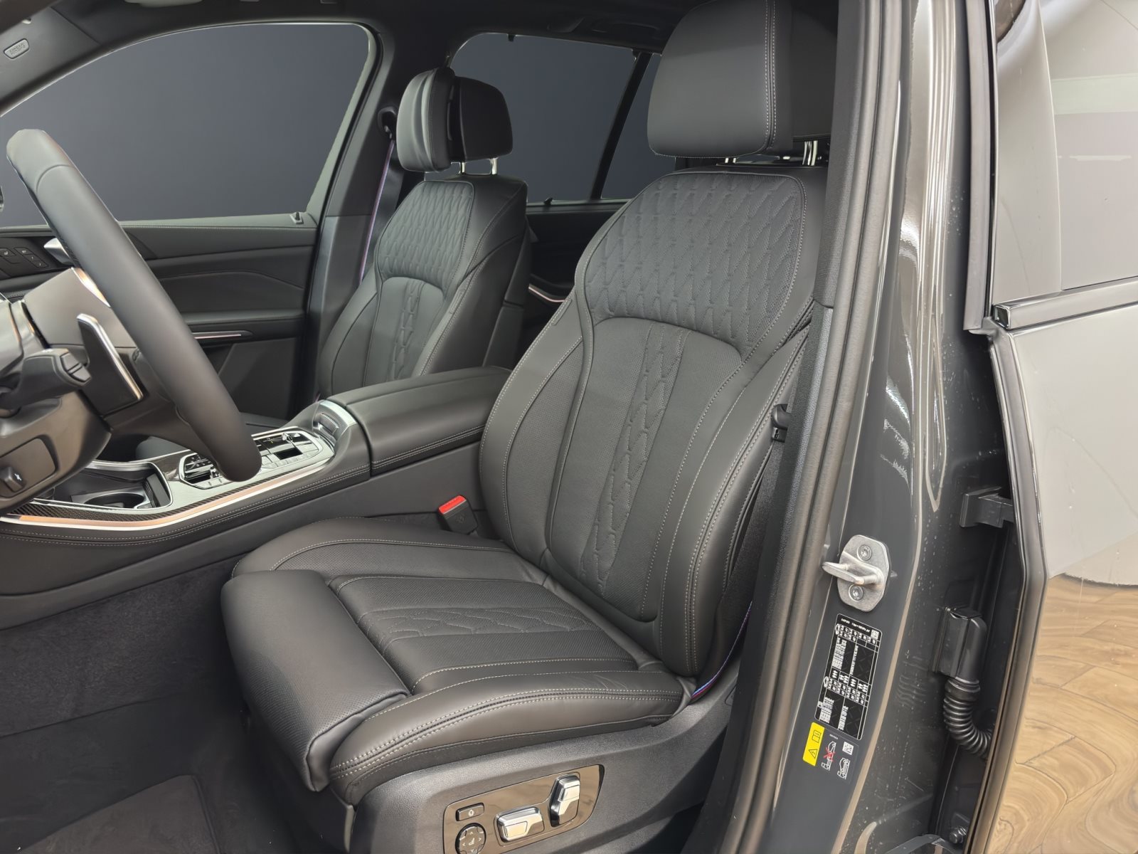 Fahrzeugabbildung BMW X5 xDrive50e [M Sport Pro, HUD, AHK, ACC, 22 LMR]