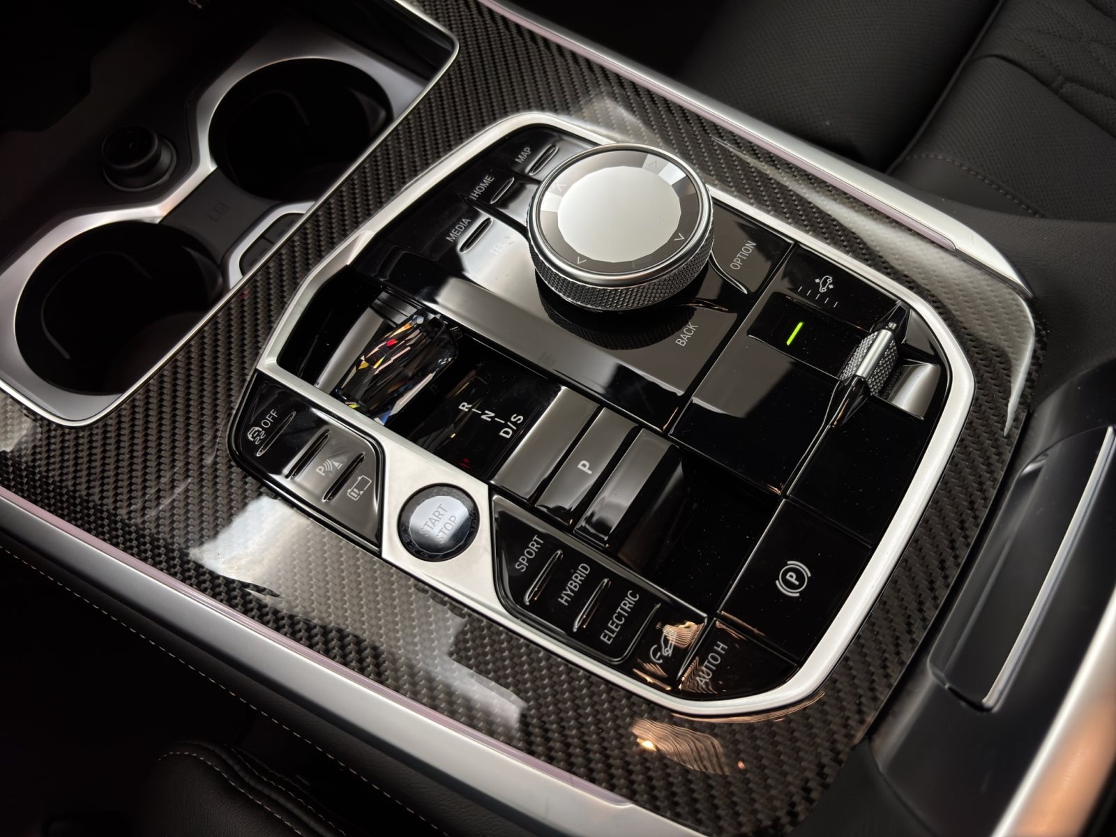 Fahrzeugabbildung BMW X5 xDrive50e [M Sport Pro, HUD, AHK, ACC, 22 LMR]