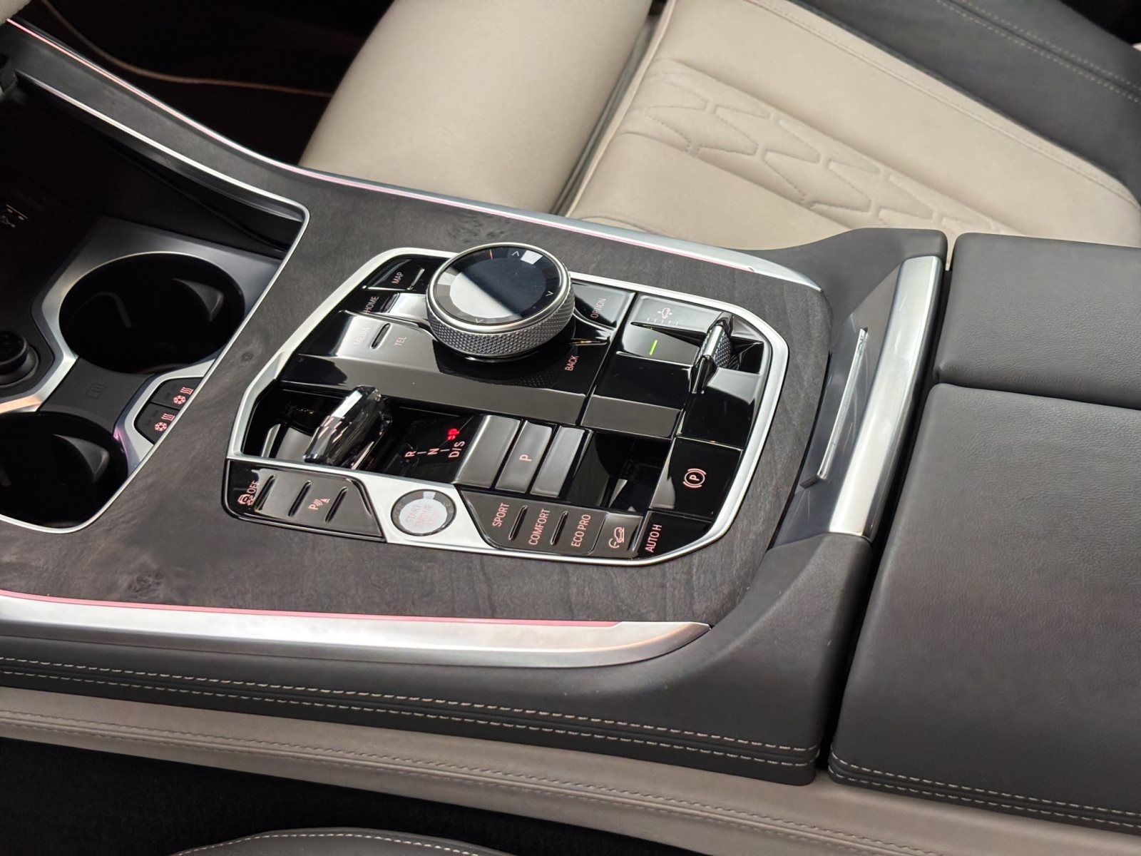 Fahrzeugabbildung BMW X7 xDrive40d [M Sport, HUD, ACC, Standhzg., h&k Sound]