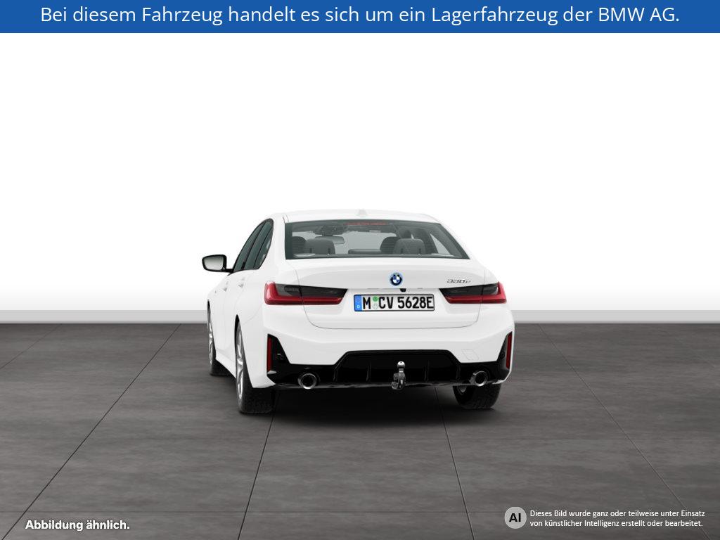 Fahrzeugabbildung BMW 330e Limousine